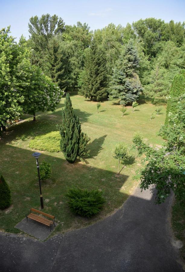 Helikon 32 Apartman Кестхей Экстерьер фото