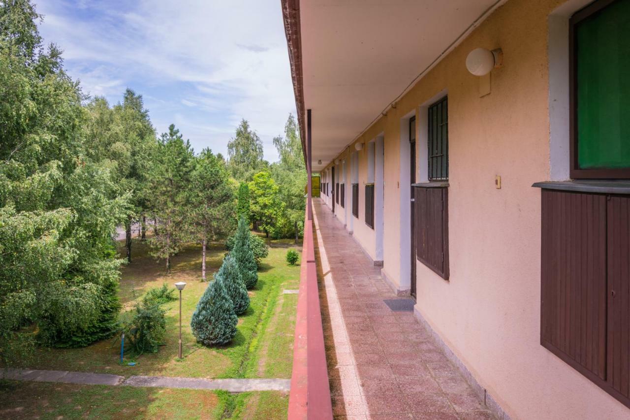 Helikon 32 Apartman Кестхей Экстерьер фото