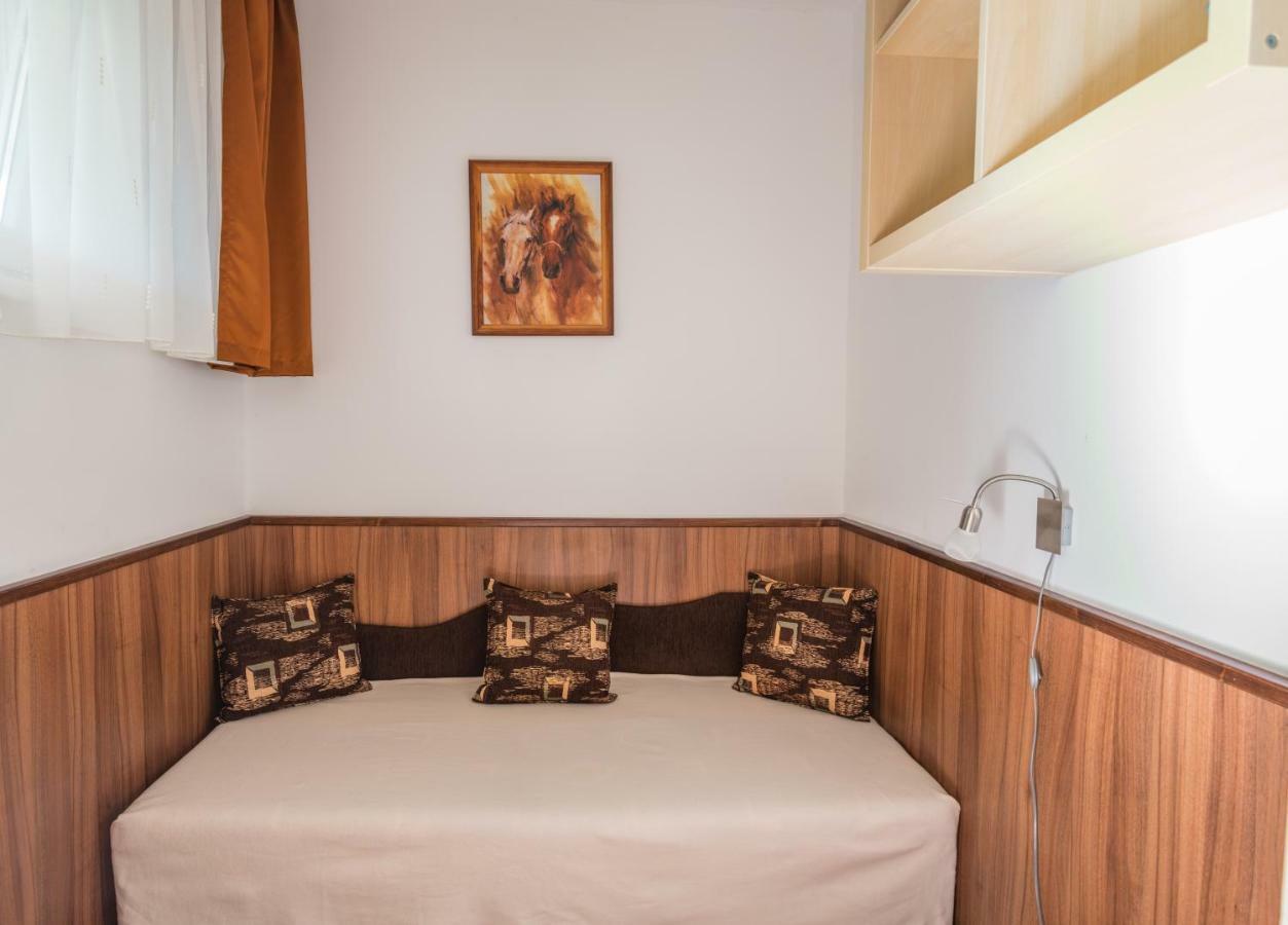 Helikon 32 Apartman Кестхей Экстерьер фото